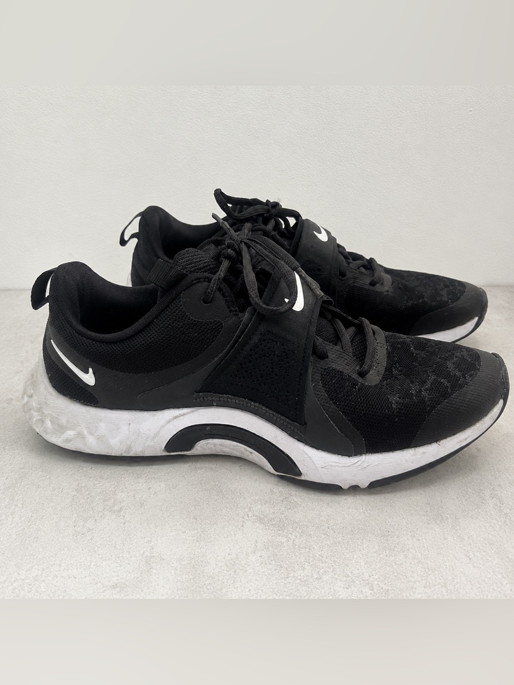 Nike Air Max Bella TR 5 Black Training Shoes Women’s 9.5